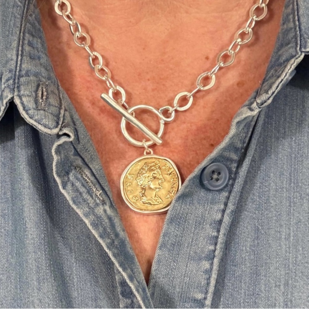 18k Gold Plated Coin Pendant Silver 18” Necklace with Toggle Clasp Link Chain - Picture 6 of 6